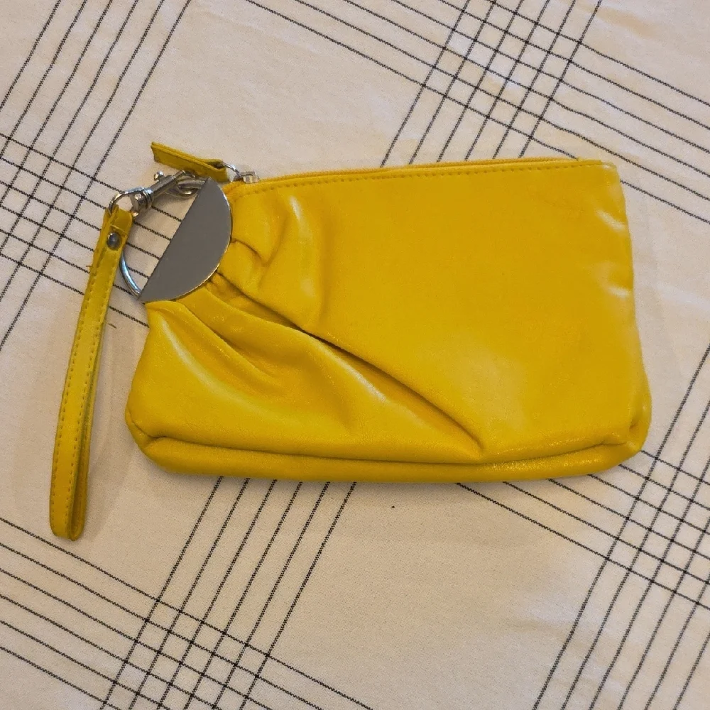 Chic Yellow Wristlet with Silver Accent - Picture 2 of 4